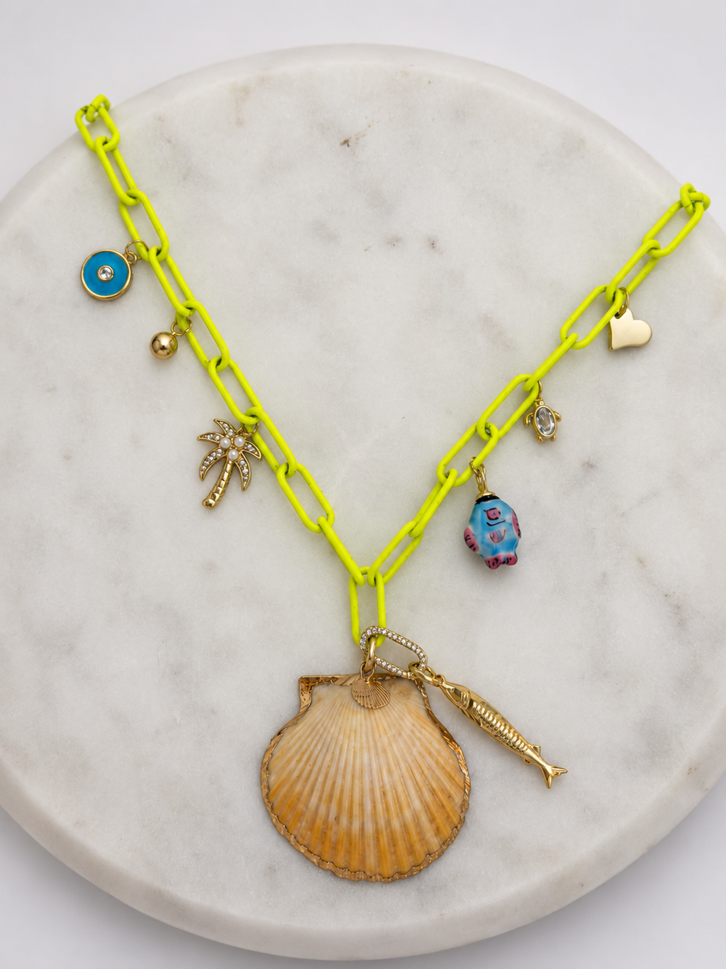 Shell-treuse Necklace (Shell)