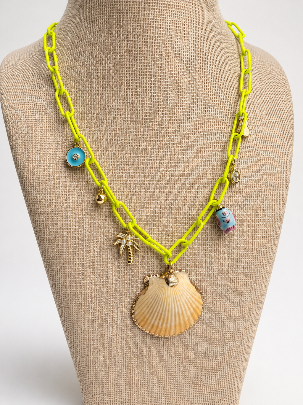 Shell-treuse Necklace (Shell)